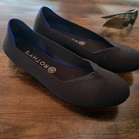 Rothys Black slip ons - Picture 3 of 14